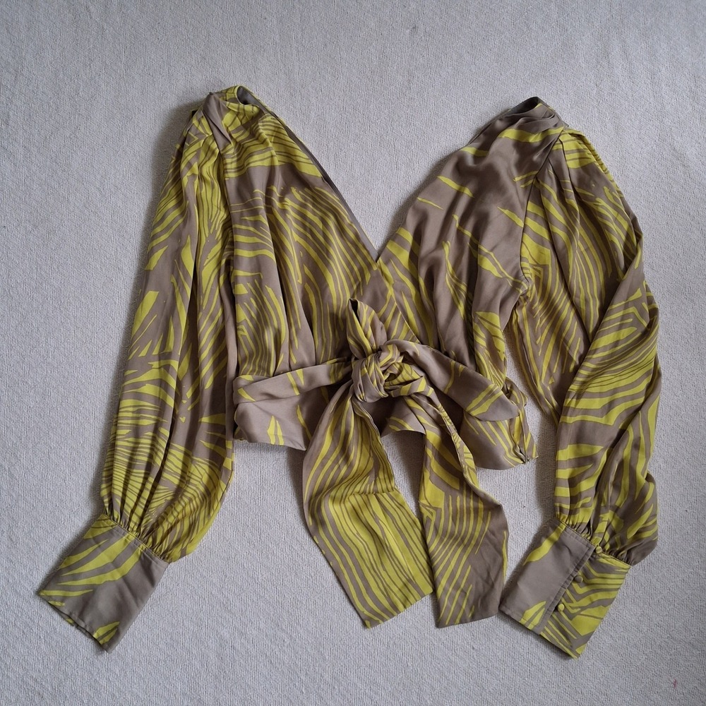 banana republic wrap top boho zebra print size 14 chartreuse cropped neutral xl